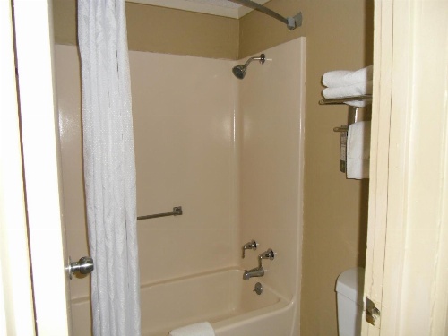 Super 8 by Wyndham Lantana West Palm Beach image 1